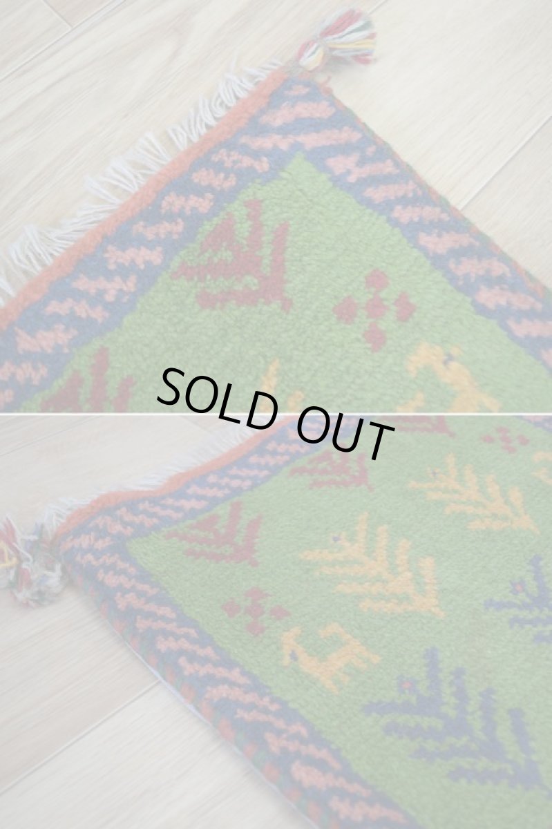 画像8: 新品 ペルシャ ギャッベ 足元マット 玄関マット ミニ サイズ 57 × 42 cm No.607 肉厚 天然 草木染 ウール ギャベ 手織り ハンドメイド ラグ 絨毯 カーペット グリーン 緑 マルチカラー 動物柄 n-607-057042s51-91 (8)