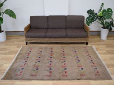 画像1: 新品 ペルシャ ギャッベ 縦2m 横1.4m 2.6㎡ リビング ダイニング 2-3人掛けソファ サイズ 192 × 133 cm No.R439 肉厚 天然 ウール ギャベ 手織り ハンドメイド ラグ 絨毯 カーペット リビングダイニングルームやベッドサイドに ライトブラウン 茶 動物 植物柄 n-r439-192133h031-071 (1)