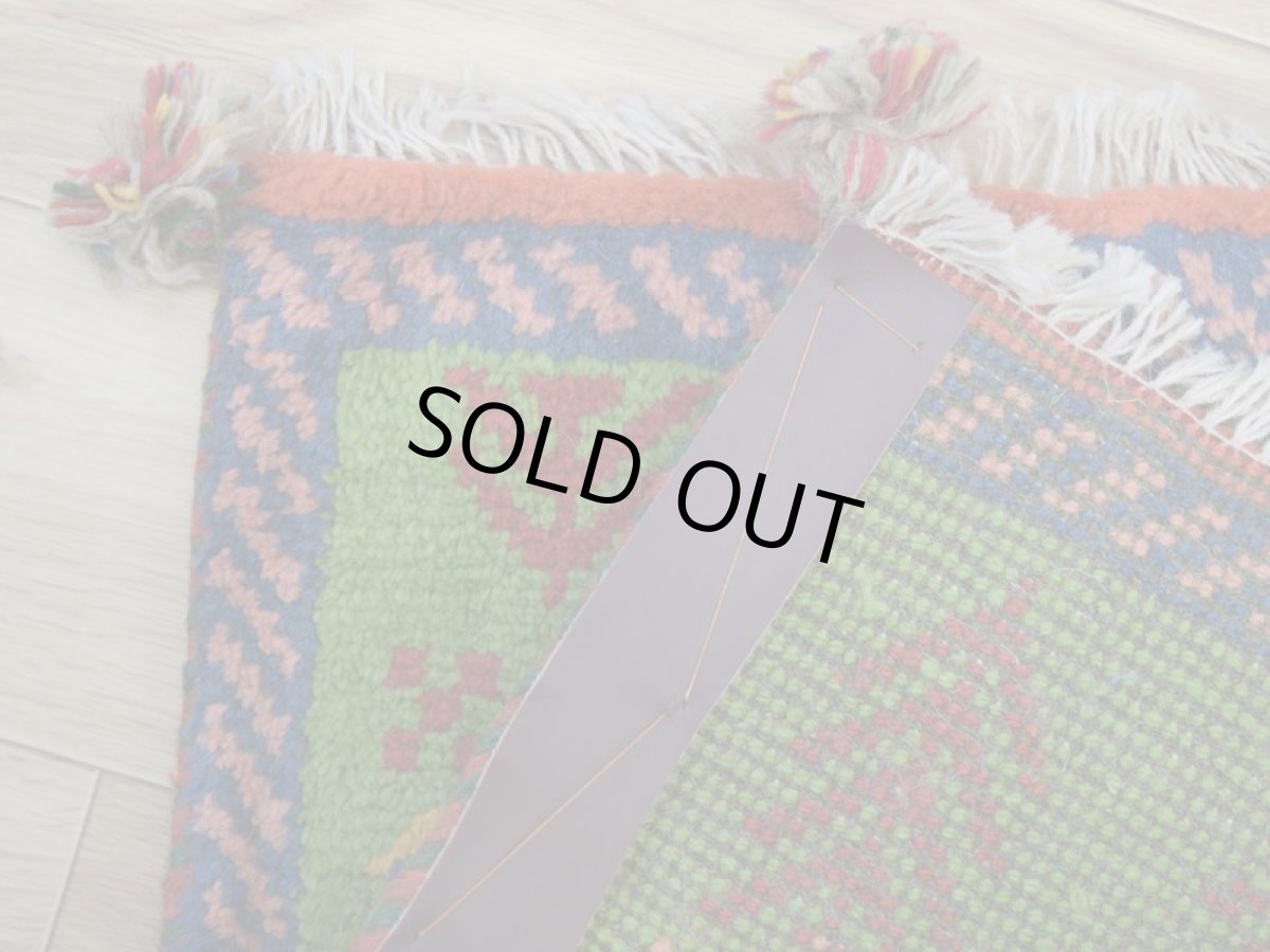 画像14: 新品 ペルシャ ギャッベ 足元マット 玄関マット ミニ サイズ 57 × 42 cm No.607 肉厚 天然 草木染 ウール ギャベ 手織り ハンドメイド ラグ 絨毯 カーペット グリーン 緑 マルチカラー 動物柄 n-607-057042s51-91 (14)