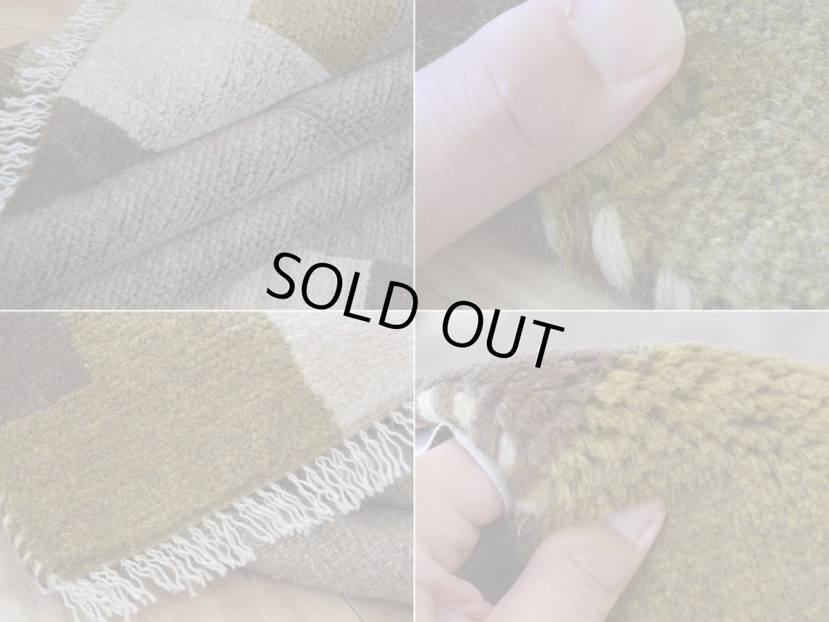 画像18: 新品 ペルシャ ギャッベ 縦2m 横1.5m 3㎡ 〜3帖 リビング ダイニング 2-3人掛けソファ サイズ 190 × 146 cm No.1470 天然 ウール ギャベ 手織り ハンドメイド ラグ 絨毯 カーペット リビングダイニングルームやベッドサイドに 生成り クリーム ベージュ 茶 ライトブラウン オリーブ カーキ n-1470-190146s042-013 (18)