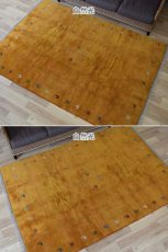 画像6: 新品 ペルシャ ギャッベ 縦2.4m 横1.7m 4㎡ 〜3帖 リビング ダイニング 2-3人掛けソファ サイズ 238 × 170 cm No.1945 肉厚 天然 草木染 ウール ギャベ 手織り ハンドメイド ラグ 絨毯 カーペット リビングダイニングルームやベッドサイドに イエロー 黄色 オレンジ  n-1945-238170s023-024 (6)