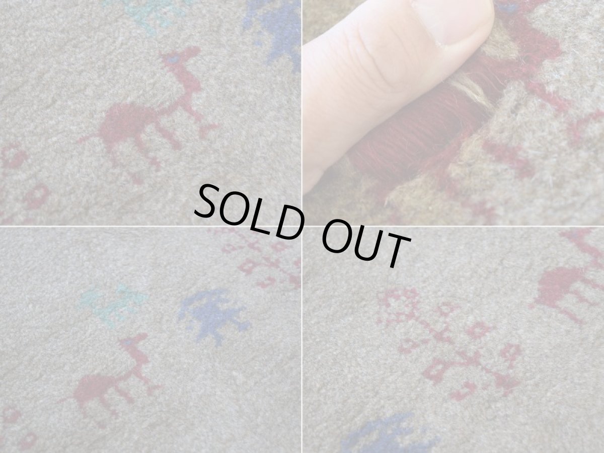 画像17: 新品 ペルシャ ギャッベ 縦2m 横1.4m 2.6㎡ リビング ダイニング 2-3人掛けソファ サイズ 190 × 133 cm No.R441 肉厚 天然 ウール ギャベ 手織り ハンドメイド ラグ 絨毯 カーペット リビングダイニングルームやベッドサイドに ライトブラウン 茶 動物 植物柄 n-r441-190133h031-071 (17)