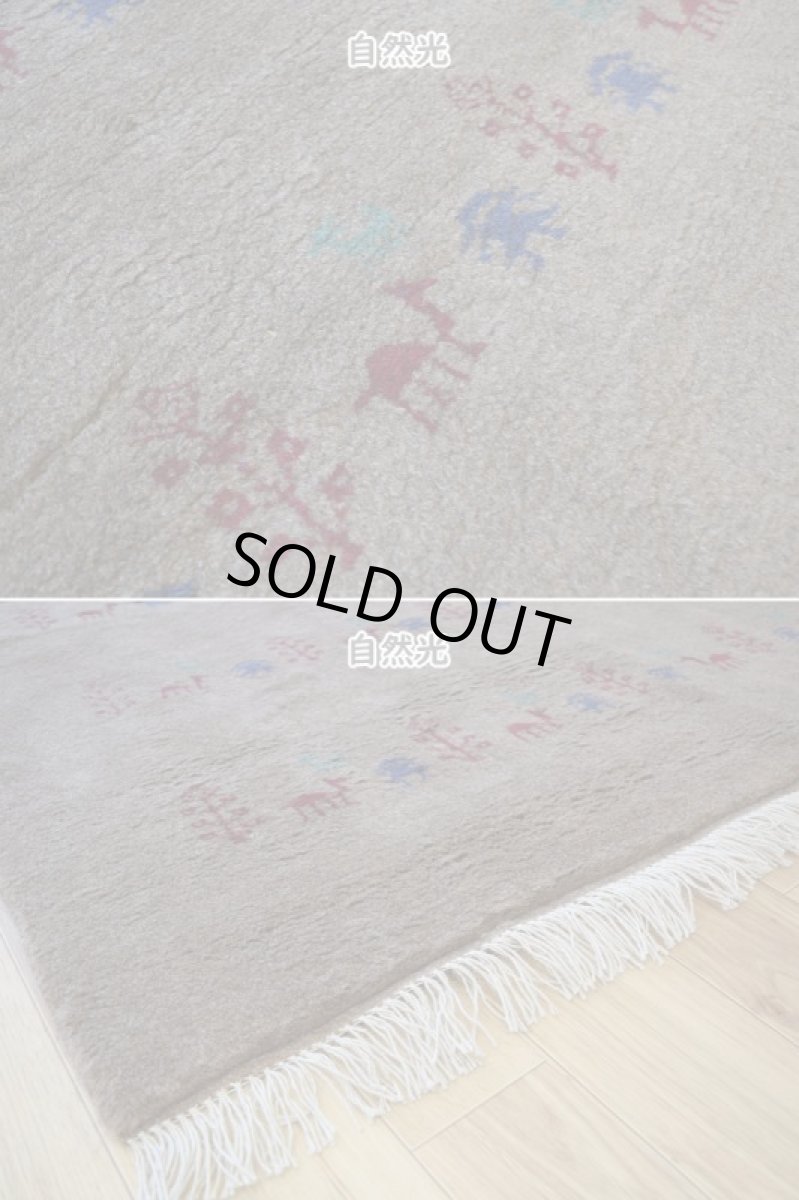 画像8: 新品 ペルシャ ギャッベ 縦2m 横1.4m 2.6㎡ リビング ダイニング 2-3人掛けソファ サイズ 190 × 133 cm No.R441 肉厚 天然 ウール ギャベ 手織り ハンドメイド ラグ 絨毯 カーペット リビングダイニングルームやベッドサイドに ライトブラウン 茶 動物 植物柄 n-r441-190133h031-071 (8)