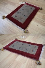 画像5: 新品 ペルシャ ギャッベ 足元マット 玄関マット ミニ サイズ 59 × 38 cm No.612 肉厚 天然 草木染 ウール ギャベ 手織り ハンドメイド ラグ 絨毯 カーペット エンジ グレー 原毛系 マルチカラー 動物柄 n-612-059038s51-91 (5)