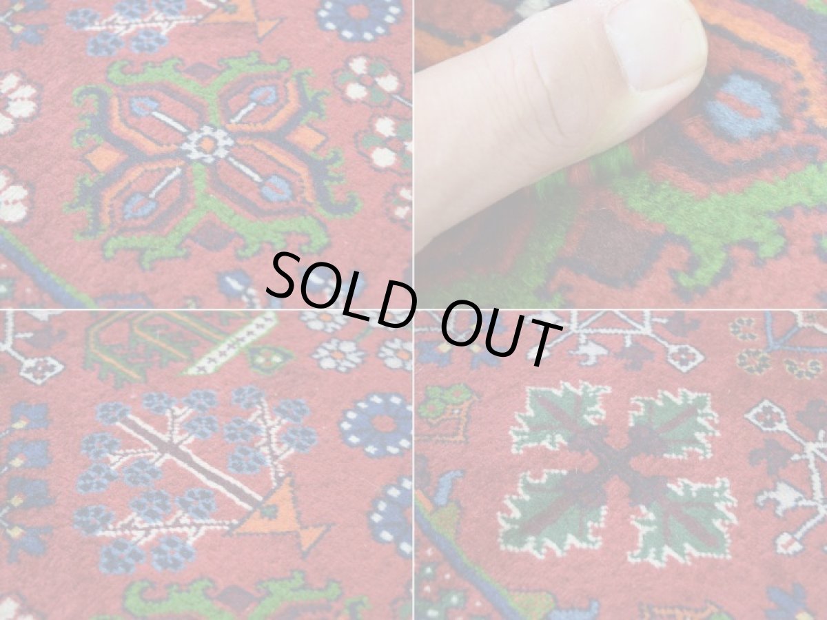 画像16: 美品 ペルシャ 絨毯 メイメ 産 縦2.6m 横1.7m 4.5㎡ 〜3帖程度 リビングダイニングテーブル 3人掛けソファ サイズ 260 x 170 cm No.2099 ウール 手織り ラグ ハンドメイド カーペット 敷物 ジョーシャガン ハジカノミ 花菱模様 花柄 赤 a-2099-260170s024-055 (16)