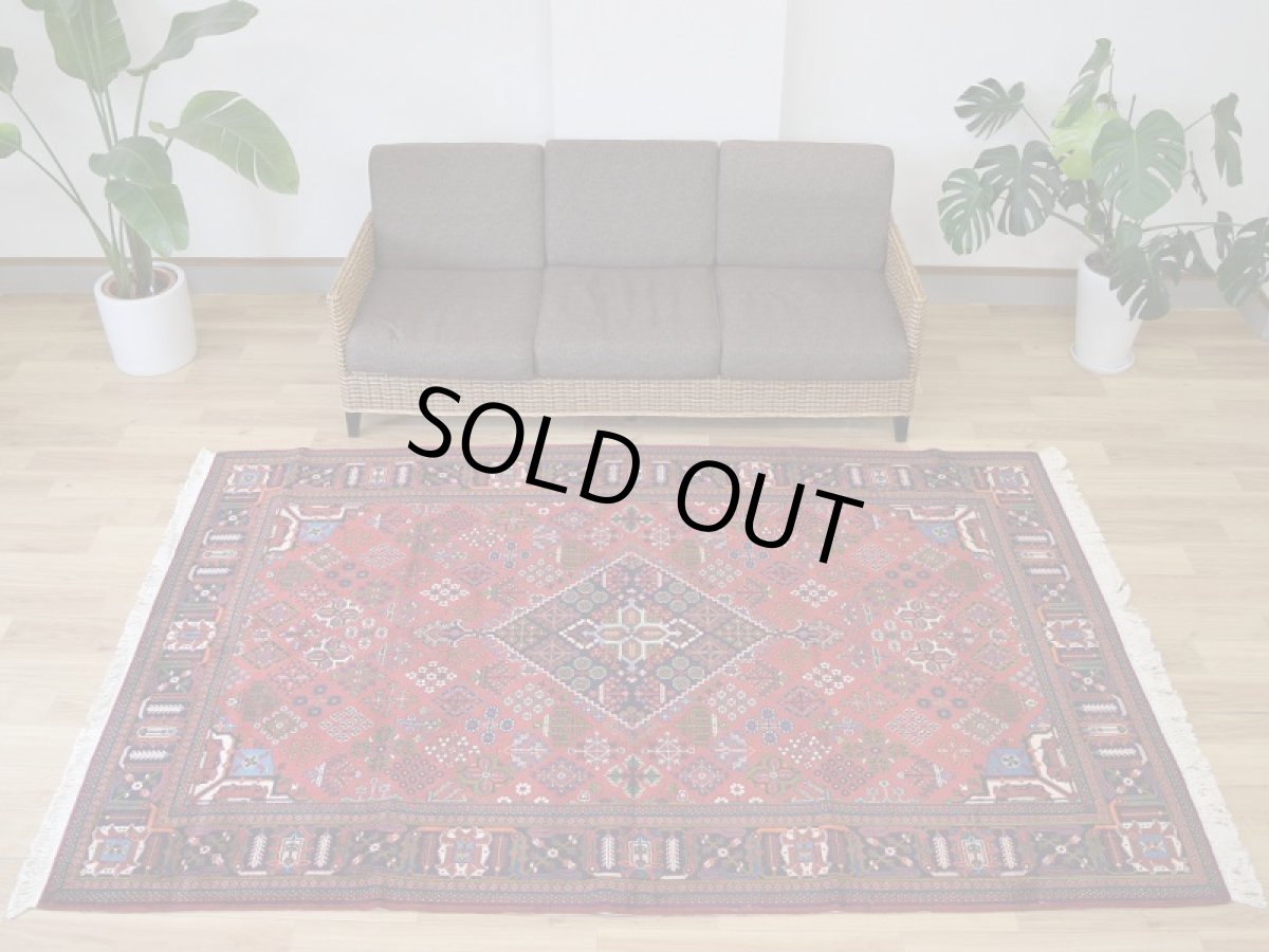 画像2: 美品 ペルシャ 絨毯 メイメ 産 縦2.6m 横1.7m 4.5㎡ 〜3帖程度 リビングダイニングテーブル 3人掛けソファ サイズ 260 x 170 cm No.2099 ウール 手織り ラグ ハンドメイド カーペット 敷物 ジョーシャガン ハジカノミ 花菱模様 花柄 赤 a-2099-260170s024-055 (2)