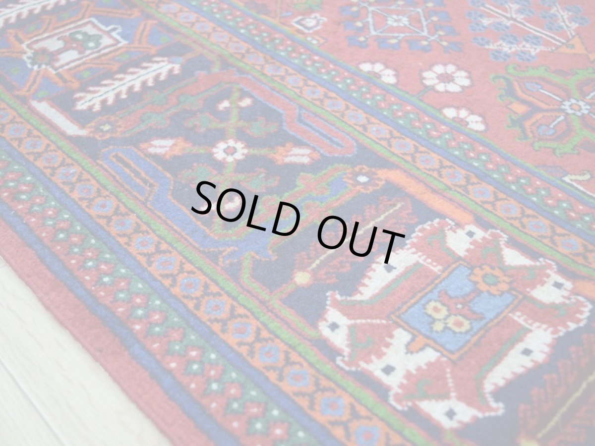 画像11: 美品 ペルシャ 絨毯 メイメ 産 縦2.6m 横1.7m 4.5㎡ 〜3帖程度 リビングダイニングテーブル 3人掛けソファ サイズ 260 x 170 cm No.2099 ウール 手織り ラグ ハンドメイド カーペット 敷物 ジョーシャガン ハジカノミ 花菱模様 花柄 赤 a-2099-260170s024-055 (11)