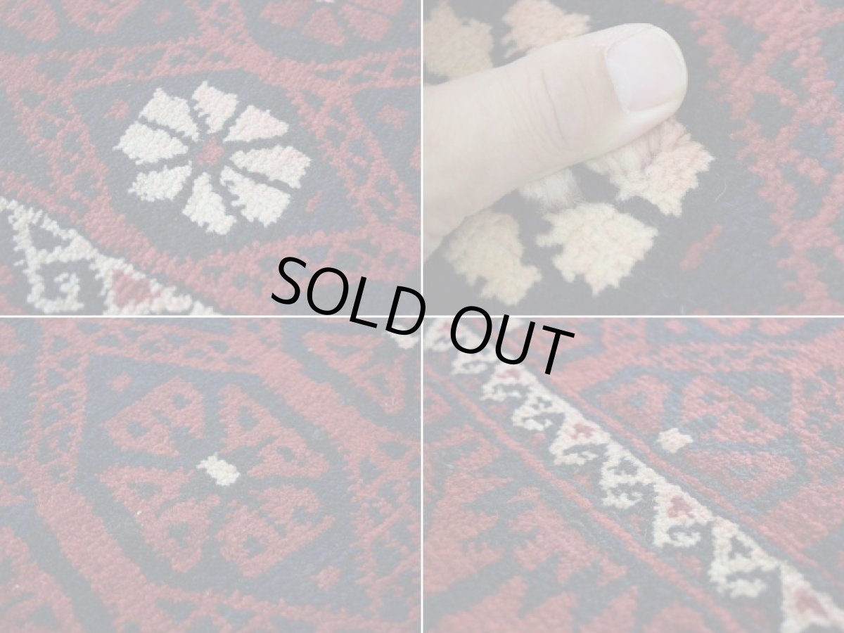 画像16: 良品 ペルシャ 部族絨毯 バルーチ 縦3m 横1.3m 4㎡ 〜6帖程度 リビング ダイニング 3人掛けソファ サイズ 300 x 128 cm No.R388 天然 ウール 手織り トライバル ラグ 敷物 マット カーペット 幾何学模様 ヴィンテージ ビンテージ  赤 黒 b-r388-300128h021-061 (16)