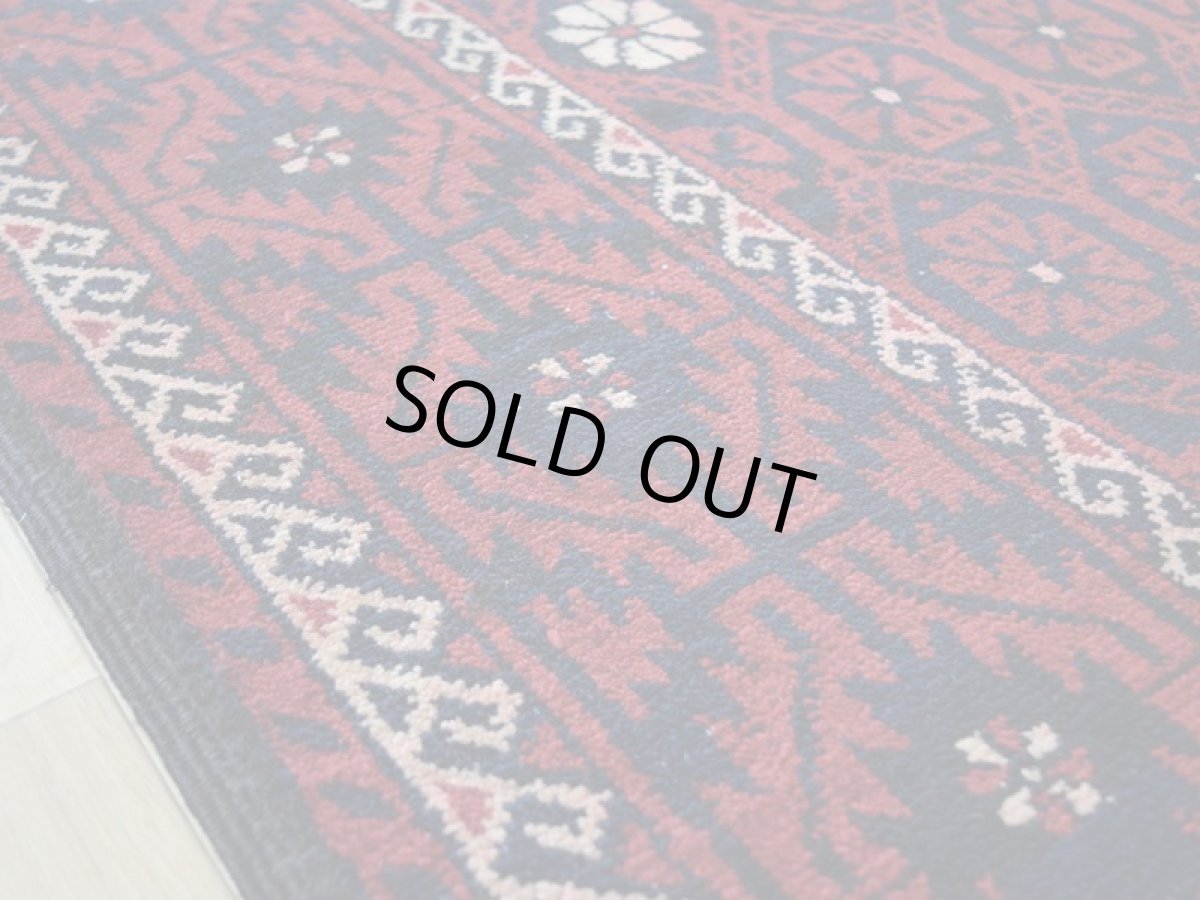 画像13: 良品 ペルシャ 部族絨毯 バルーチ 縦3m 横1.3m 4㎡ 〜6帖程度 リビング ダイニング 3人掛けソファ サイズ 300 x 128 cm No.R388 天然 ウール 手織り トライバル ラグ 敷物 マット カーペット 幾何学模様 ヴィンテージ ビンテージ  赤 黒 b-r388-300128h021-061 (13)