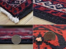 画像20: 良品 ペルシャ 部族絨毯 バルーチ 縦3m 横1.3m 4㎡ 〜6帖程度 リビング ダイニング 3人掛けソファ サイズ 300 x 128 cm No.R388 天然 ウール 手織り トライバル ラグ 敷物 マット カーペット 幾何学模様 ヴィンテージ ビンテージ  赤 黒 b-r388-300128h021-061 (20)