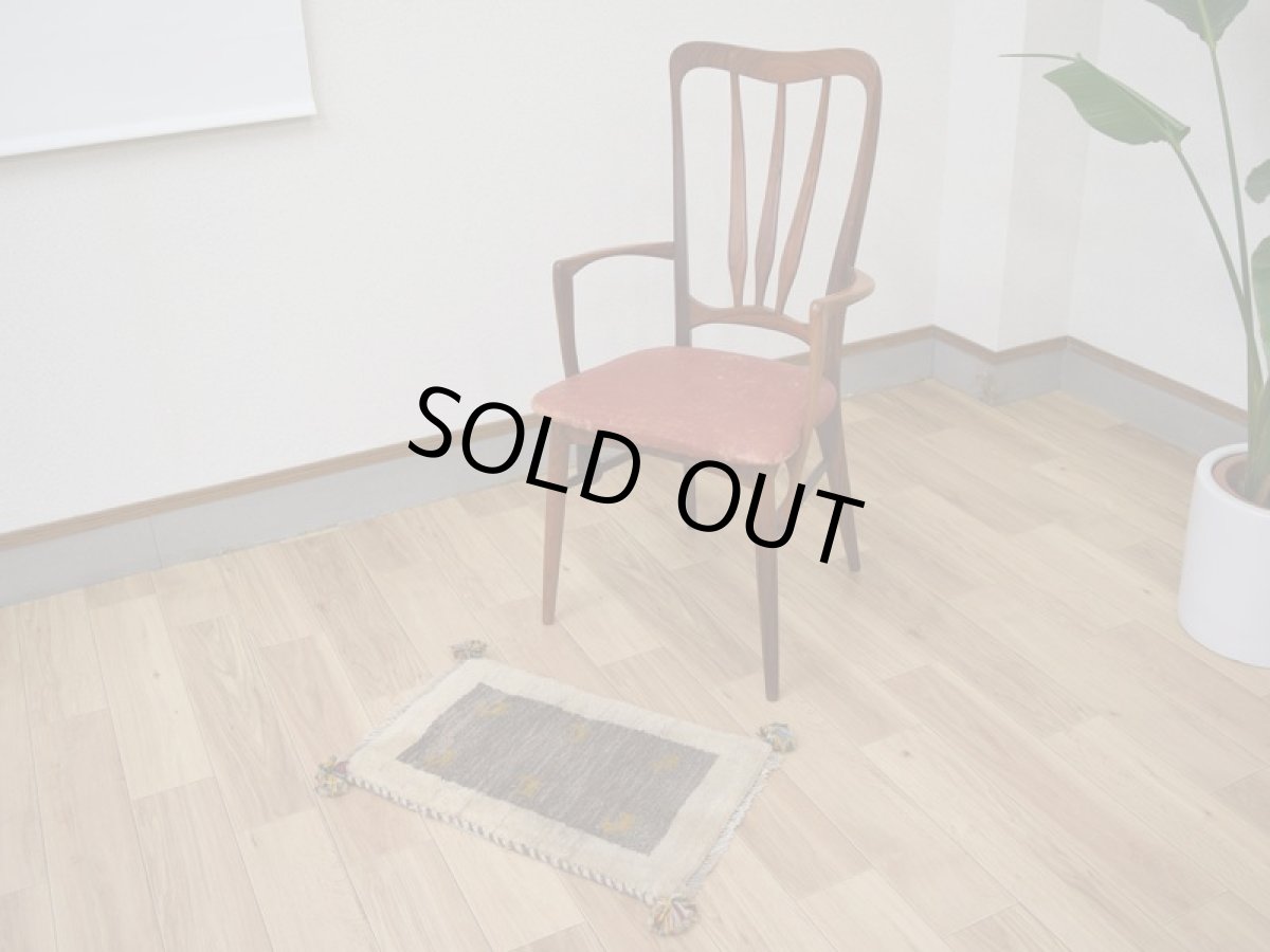 画像2: 新品 ペルシャ ギャッベ 足元マット 玄関マット ミニ サイズ 58 × 37 cm No.628 肉厚 天然 草木染 ウール ギャベ 手織り ハンドメイド ラグ 絨毯 カーペット 生成り クリーム ベージュ グレー 原毛系 動物柄 n-628-058037s51-91 (2)