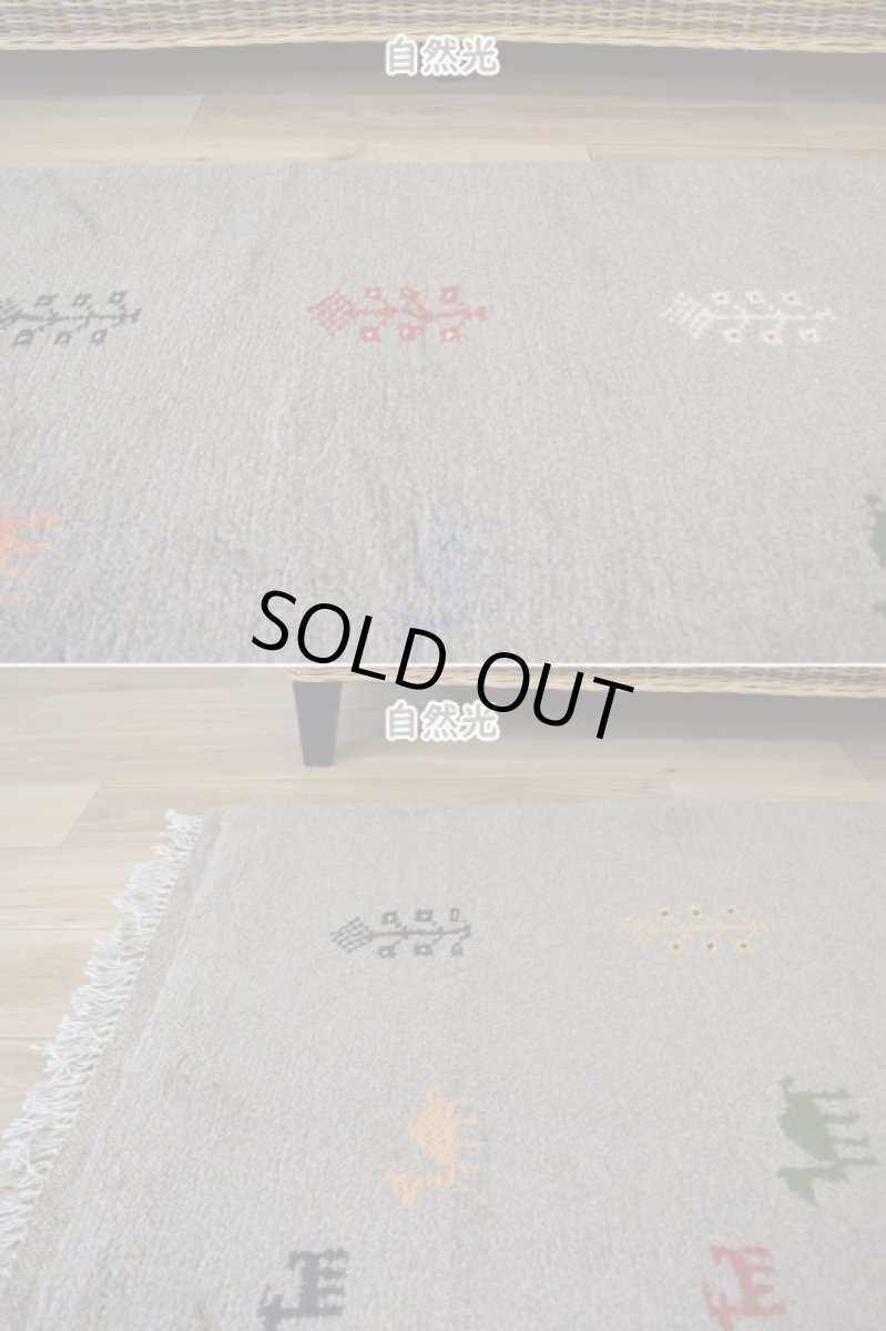 画像6: 新品 ペルシャ ギャッベ 縦2m 横1.5m 3㎡ 〜3帖 リビング ダイニング 2-3人掛けソファ サイズ 188 × 152 cm No.R449 肉厚 天然 ウール ギャベ 手織り ハンドメイド ラグ 絨毯 カーペット リビングダイニングルームやベッドサイドに ライトグレー ベージュ n-r449-188152h051-002 (6)
