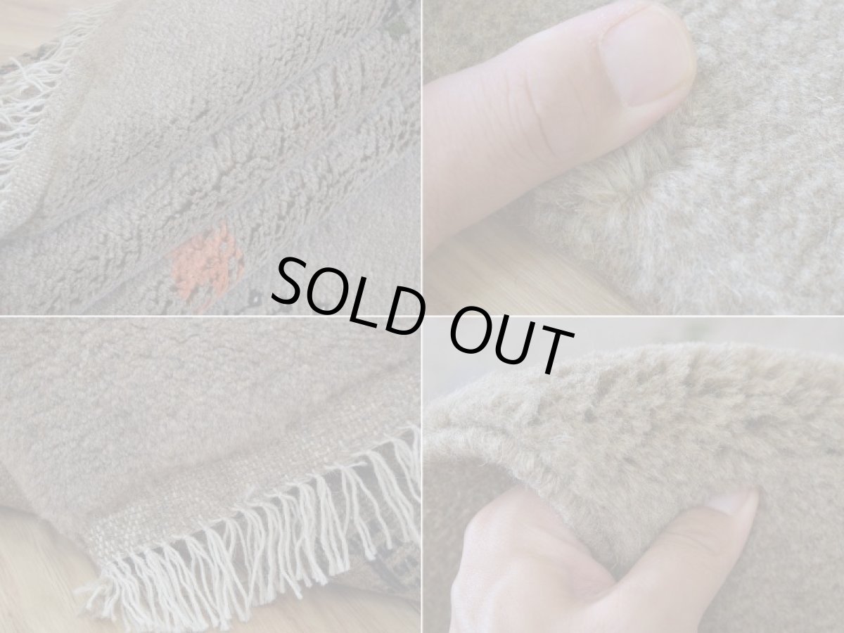 画像18: 新品 ペルシャ ギャッベ 縦2m 横1.5m 3㎡ 〜3帖 リビング ダイニング 2-3人掛けソファ サイズ 188 × 152 cm No.R449 肉厚 天然 ウール ギャベ 手織り ハンドメイド ラグ 絨毯 カーペット リビングダイニングルームやベッドサイドに ライトグレー ベージュ n-r449-188152h051-002 (18)