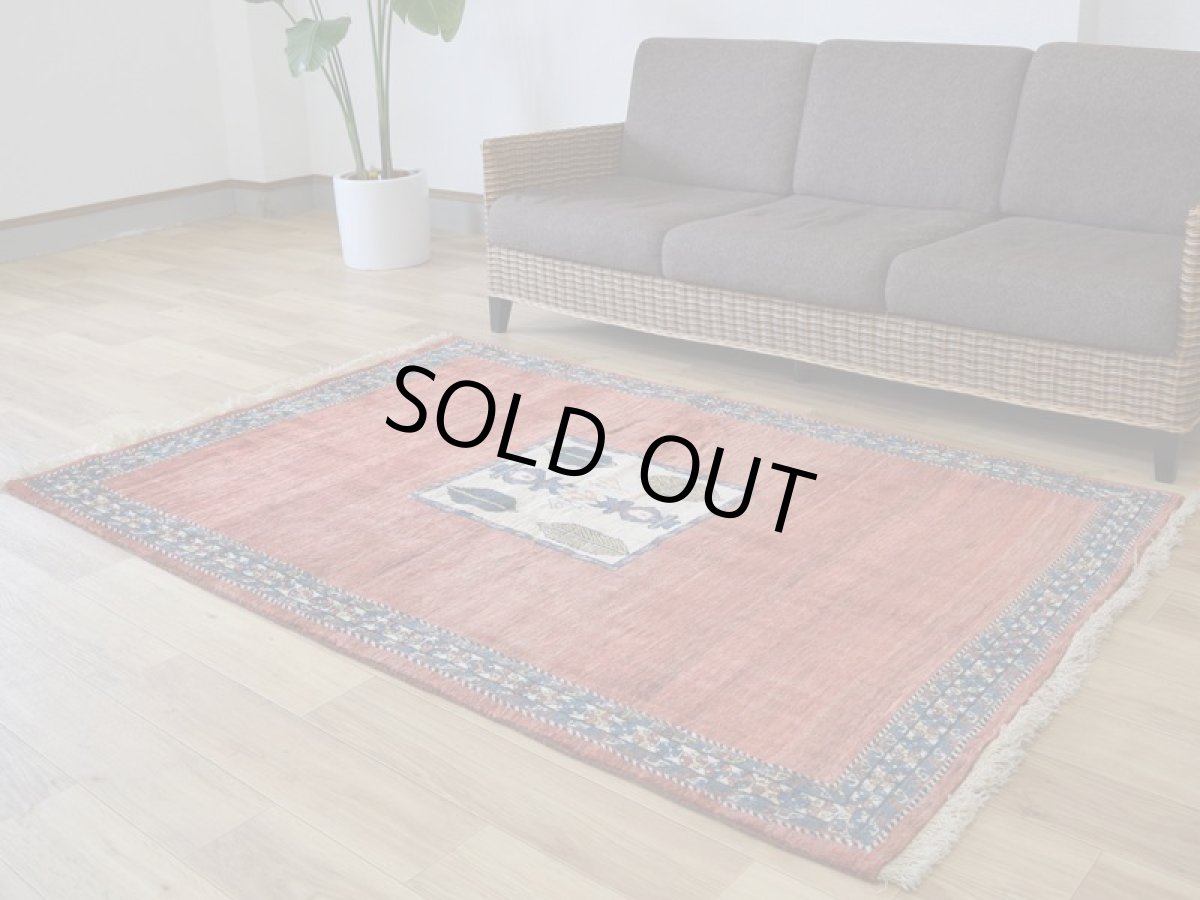 画像2: 新品 ペルシャ ギャッベ 縦2m 横1.2m 2.2㎡  センター ラグ ベッドサイド 2人掛けソファ サイズ 184 × 119 cm No.1482 肉厚 天然 草木染 ウール ギャベ 手織り ハンドメイド ラグ 絨毯 カーペット 細かな織 リーズバフト 糸杉 植物柄 赤 朱色 生成り クリームn-1482-184119s074-016 (2)