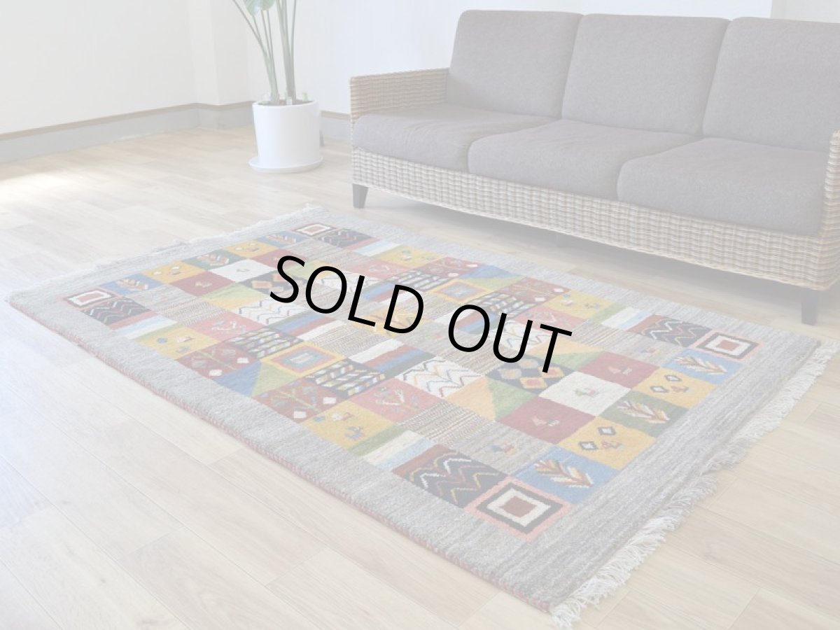 画像2: 新品 ペルシャ ギャッベ 縦2m 横1.2m 2.3㎡ 〜2帖 2人掛けソファ サイズ 190 × 120 cm No.1937 肉厚 天然 草木染 ウール ギャベ 手織り ハンドメイド ラグ 絨毯 カーペット ロリバフト リビングダイニングルームやベッドサイドに 生成り クリーム グレー ベージュ ブラウン 原毛系 マルチカラー n-1937-190120s342-613 (2)