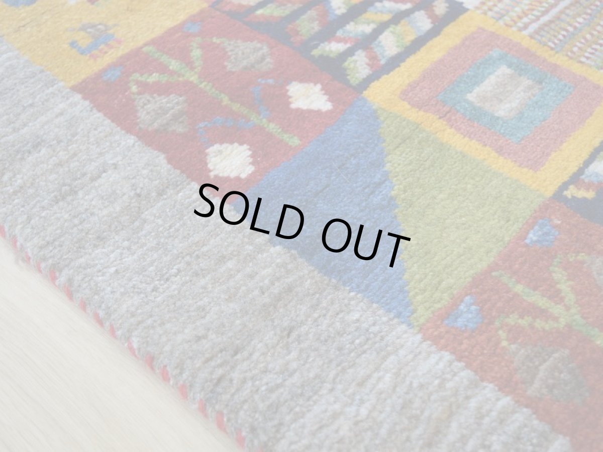 画像11: 新品 ペルシャ ギャッベ 縦2m 横1.2m 2.3㎡ 〜2帖 2人掛けソファ サイズ 190 × 120 cm No.1937 肉厚 天然 草木染 ウール ギャベ 手織り ハンドメイド ラグ 絨毯 カーペット ロリバフト リビングダイニングルームやベッドサイドに 生成り クリーム グレー ベージュ ブラウン 原毛系 マルチカラー n-1937-190120s342-613 (11)