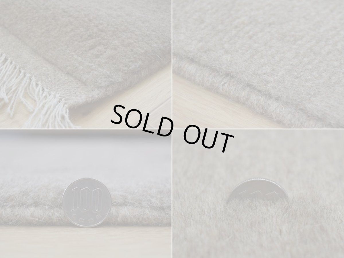 画像20: 新品 ペルシャ ギャッベ 縦2m 横1.6m 3㎡ 〜2帖程度 リビング ダイニング 2-3人掛けソファ サイズ 196 × 154 cm No.R428 肉厚 天然 ウール ギャベ 手織り ハンドメイド ラグ 絨毯 カーペット リビングダイニングルームやベッドサイドに ライトグレー ベージュ n-r428-196154h051-002 (20)
