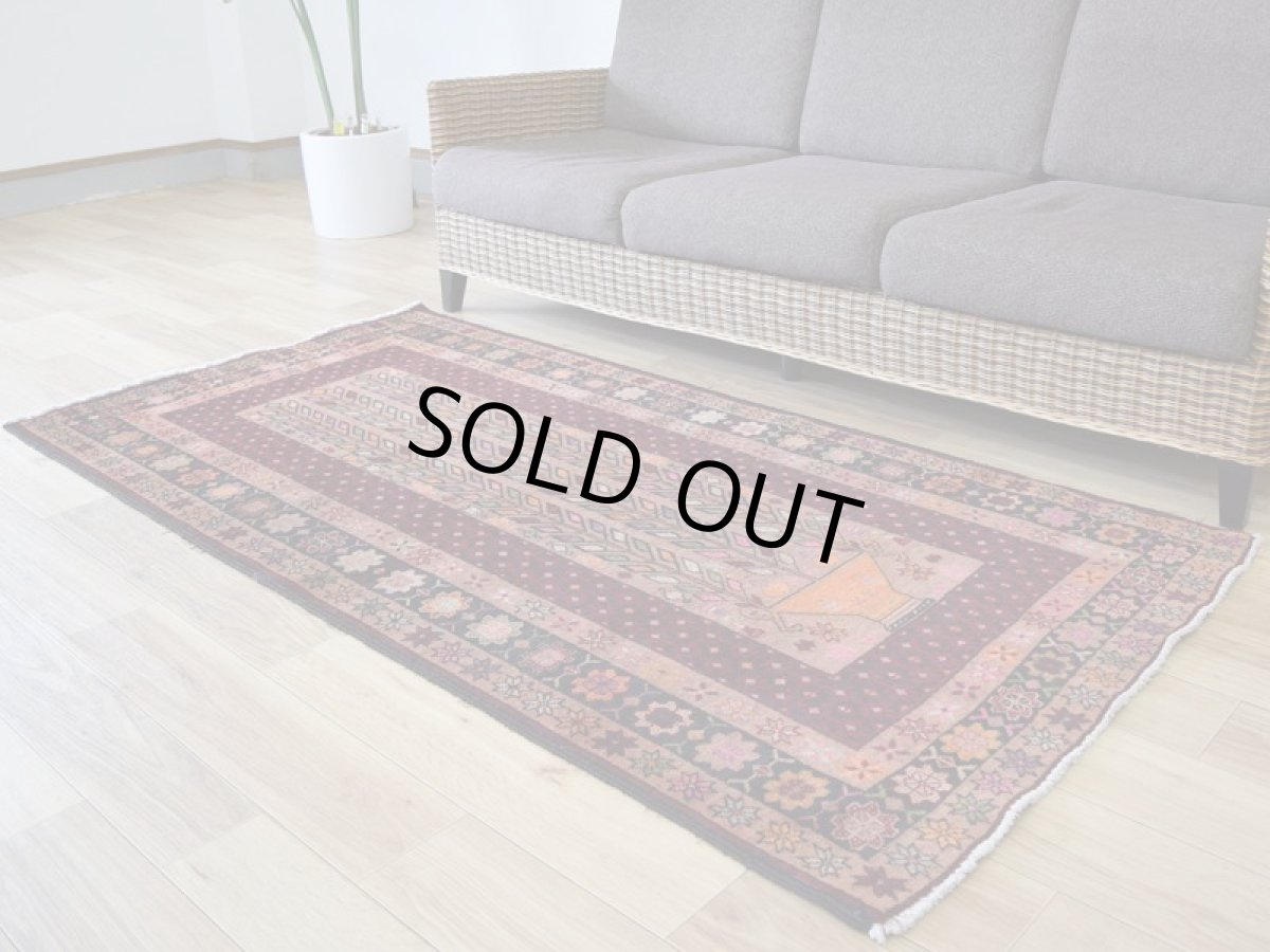 画像2: 良品 ペルシャ 部族絨毯 バルーチ 縦2m 横1m 1.7㎡ 〜1帖程度  2人掛けソファ足元 センターテーブル サイズ 183 x 90 cm No.z170 天然 ウール 手織り トライバル ラグ 敷物 マット カーペット 幾何学模様 ヴィンテージ ビンテージ 茶 ブラウン ピンク マルチカラー 花瓶 ゴルダニ 柄 b-z170-18390h57-001 (2)