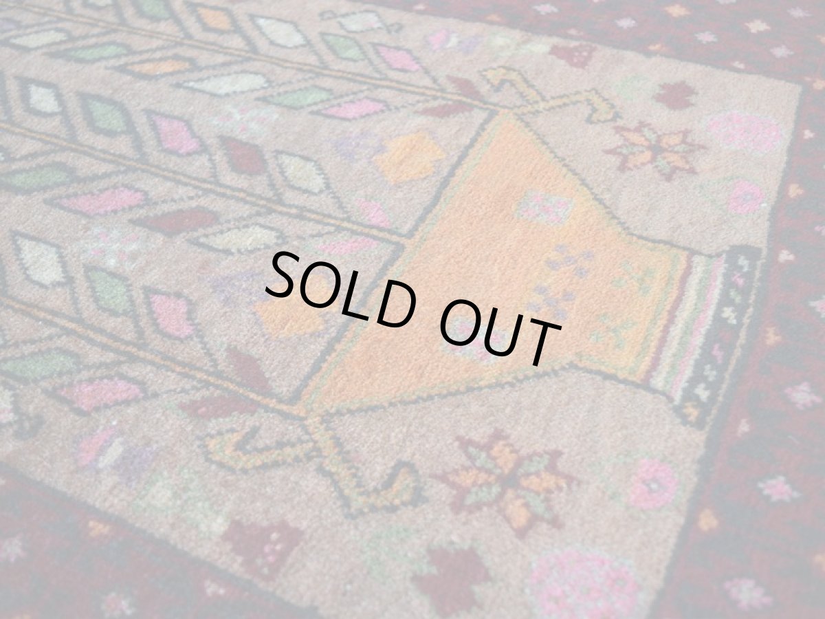 画像11: 良品 ペルシャ 部族絨毯 バルーチ 縦2m 横1m 1.7㎡ 〜1帖程度  2人掛けソファ足元 センターテーブル サイズ 183 x 90 cm No.z170 天然 ウール 手織り トライバル ラグ 敷物 マット カーペット 幾何学模様 ヴィンテージ ビンテージ 茶 ブラウン ピンク マルチカラー 花瓶 ゴルダニ 柄 b-z170-18390h57-001 (11)