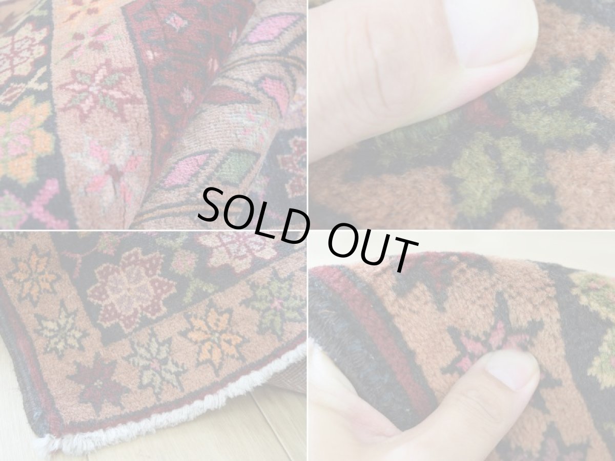 画像18: 良品 ペルシャ 部族絨毯 バルーチ 縦2m 横1m 1.7㎡ 〜1帖程度  2人掛けソファ足元 センターテーブル サイズ 183 x 90 cm No.z170 天然 ウール 手織り トライバル ラグ 敷物 マット カーペット 幾何学模様 ヴィンテージ ビンテージ 茶 ブラウン ピンク マルチカラー 花瓶 ゴルダニ 柄 b-z170-18390h57-001 (18)