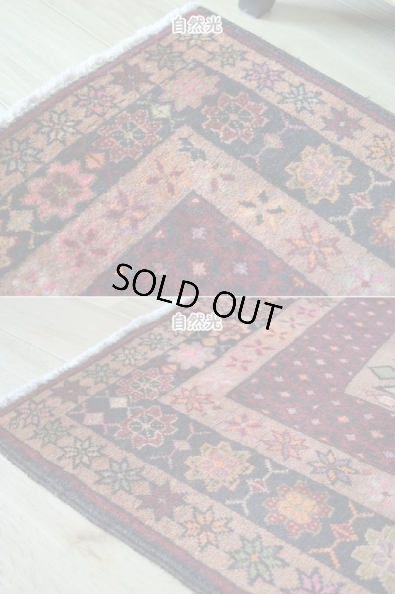 画像7: 良品 ペルシャ 部族絨毯 バルーチ 縦2m 横1m 1.7㎡ 〜1帖程度  2人掛けソファ足元 センターテーブル サイズ 183 x 90 cm No.z170 天然 ウール 手織り トライバル ラグ 敷物 マット カーペット 幾何学模様 ヴィンテージ ビンテージ 茶 ブラウン ピンク マルチカラー 花瓶 ゴルダニ 柄 b-z170-18390h57-001 (7)