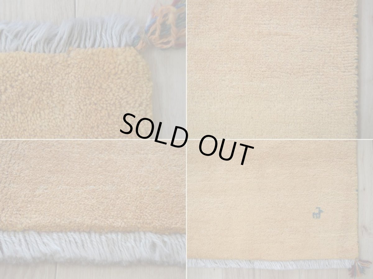 画像19: 新品 ペルシャ ギャッベ 縦2.5m 横1.8m 4.4㎡ 〜3帖 リビング ダイニング 2-3人掛けソファ サイズ 250 × 174 cm No.1476 天然 草木染 ウール ギャベ 手織り ハンドメイド ラグ 絨毯 カーペット リビングダイニングルームやベッドサイドに 黄色 レモンイエロー オレンジ 動物 柄 n-1476-250174s343-054 (19)