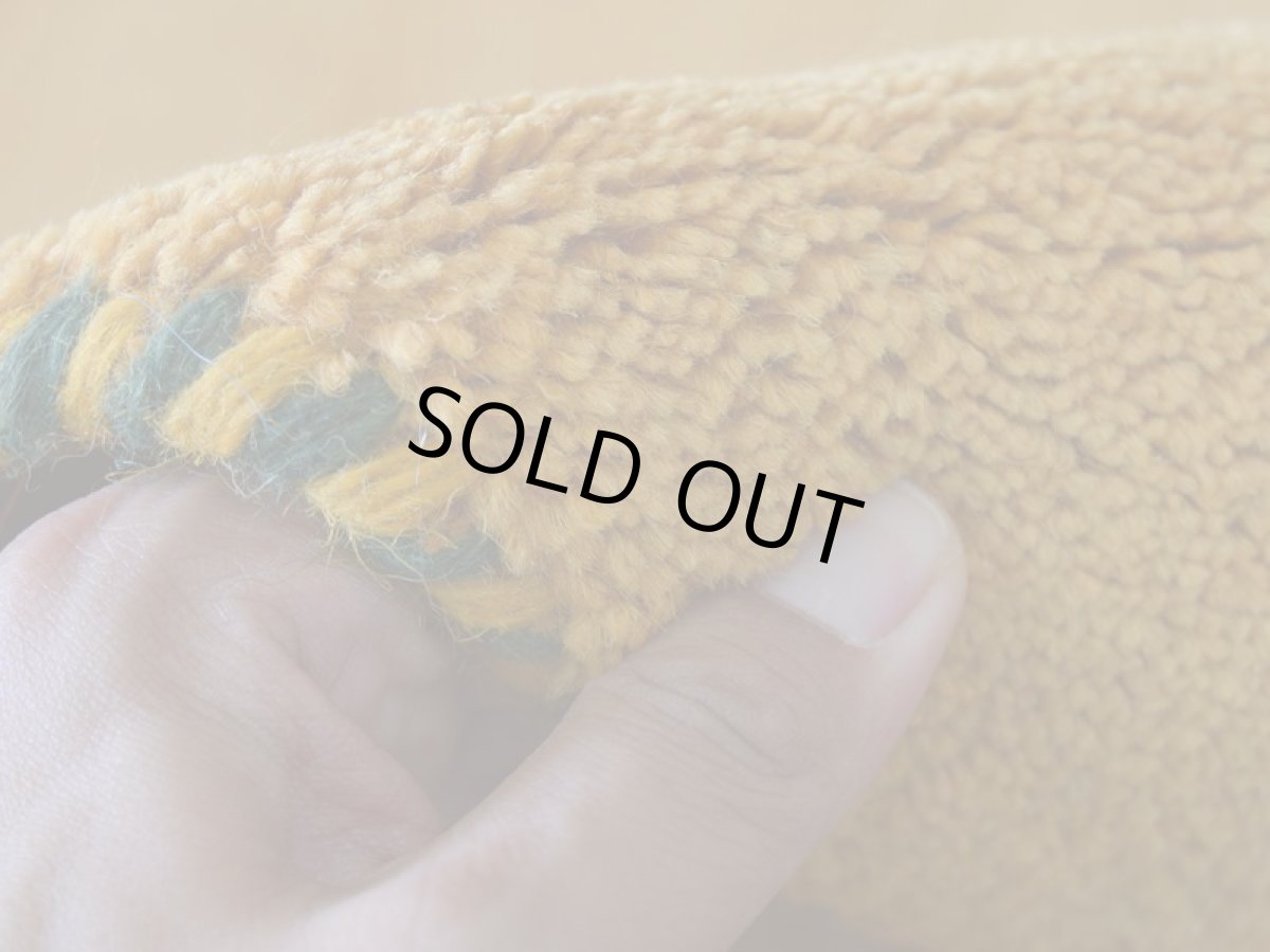 画像14: 新品 ペルシャ ギャッベ 縦2.5m 横1.8m 4.4㎡ 〜3帖 リビング ダイニング 2-3人掛けソファ サイズ 250 × 174 cm No.1476 天然 草木染 ウール ギャベ 手織り ハンドメイド ラグ 絨毯 カーペット リビングダイニングルームやベッドサイドに 黄色 レモンイエロー オレンジ 動物 柄 n-1476-250174s343-054 (14)