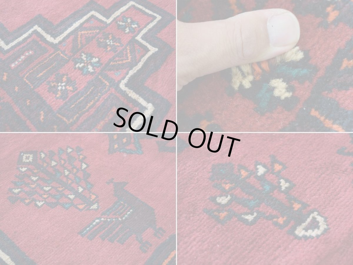 画像17: 良品 ペルシャ 部族絨毯 バルーチ 縦2.2m 横1.3m 3㎡ 2帖程度 リビング ダイニング 2-3人掛けソファ サイズ 215 x 130 cm No.R374 天然 ウール 手織り トライバル ラグ 敷物 マット カーペット 幾何学模様 ヴィンテージ ビンテージ  黒 ブラック 赤 レッド ベージュ b-r374-215130h021-651 (17)