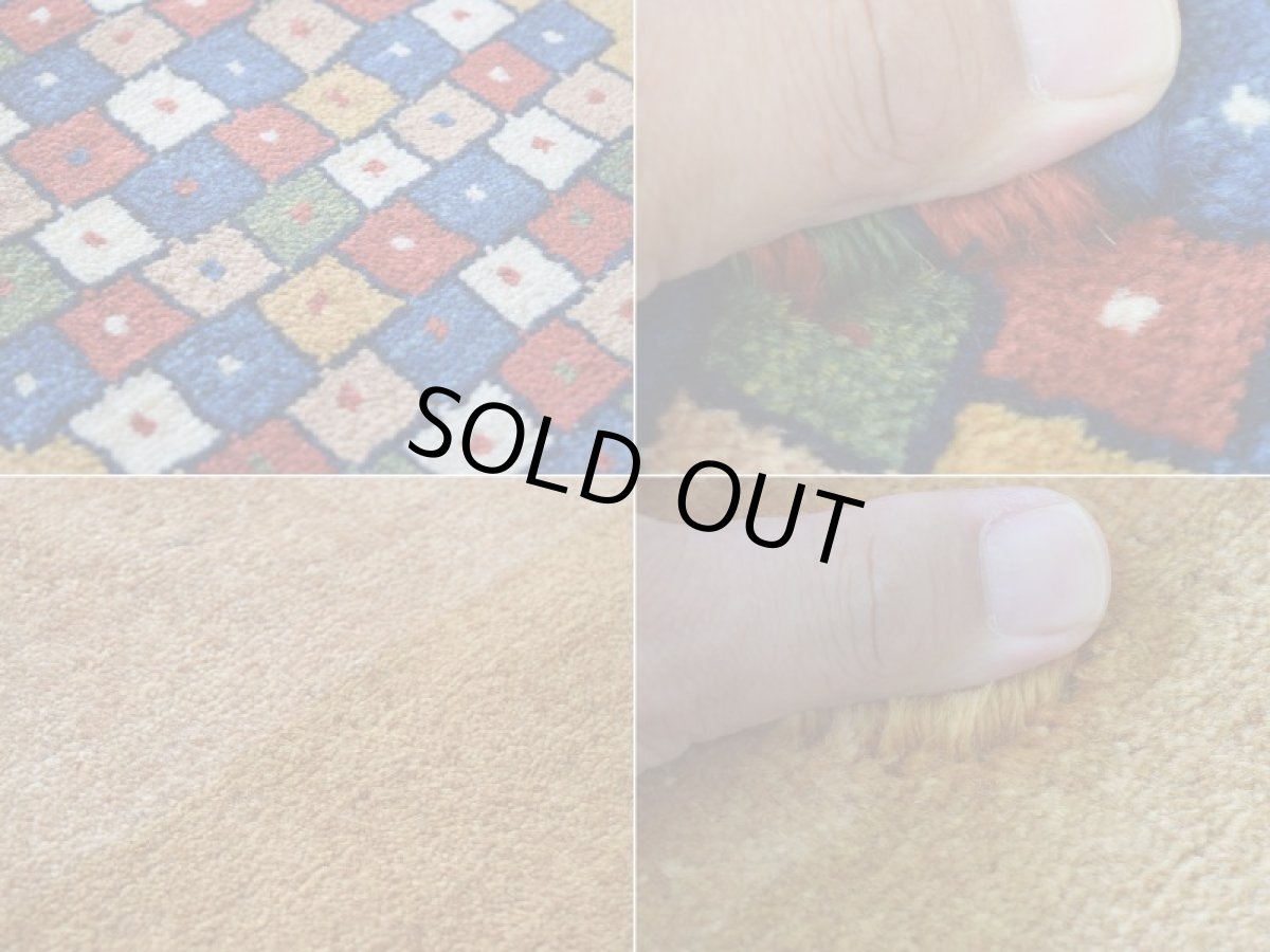 画像17: 新品 ペルシャ ギャッベ 縦2.3m 横1.4m 3㎡ 〜3帖程度 リビング ダイニング 2-3人掛けソファ サイズ 222 × 134 cm No.1486 肉厚 リーズバフト ウール 手織りギャベ  ハンドメイド ラグ 絨毯 カーペット リビングダイニングルームやベッドサイドに 赤 レッド 青 ブルー ゴールド からし色 N-1486-222134-S-136-028 (17)