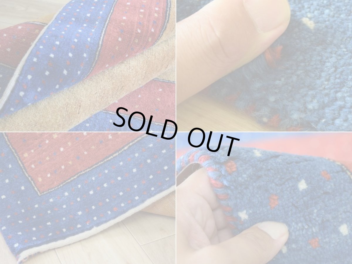 画像18: 新品 ペルシャ ギャッベ 縦2.3m 横1.4m 3㎡ 〜3帖程度 リビング ダイニング 2-3人掛けソファ サイズ 222 × 134 cm No.1486 肉厚 リーズバフト ウール 手織りギャベ  ハンドメイド ラグ 絨毯 カーペット リビングダイニングルームやベッドサイドに 赤 レッド 青 ブルー ゴールド からし色 N-1486-222134-S-136-028 (18)