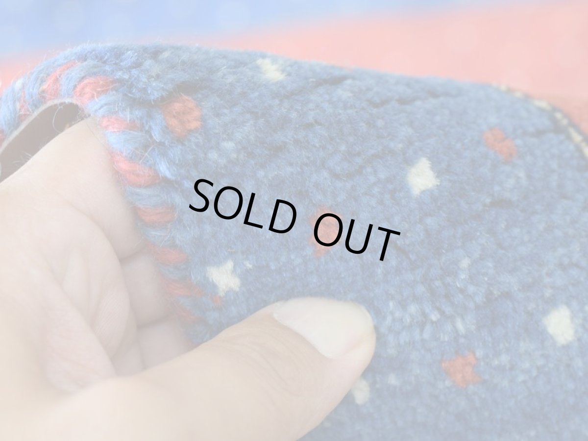 画像14: 新品 ペルシャ ギャッベ 縦2.3m 横1.4m 3㎡ 〜3帖程度 リビング ダイニング 2-3人掛けソファ サイズ 222 × 134 cm No.1486 肉厚 リーズバフト ウール 手織りギャベ  ハンドメイド ラグ 絨毯 カーペット リビングダイニングルームやベッドサイドに 赤 レッド 青 ブルー ゴールド からし色 N-1486-222134-S-136-028 (14)