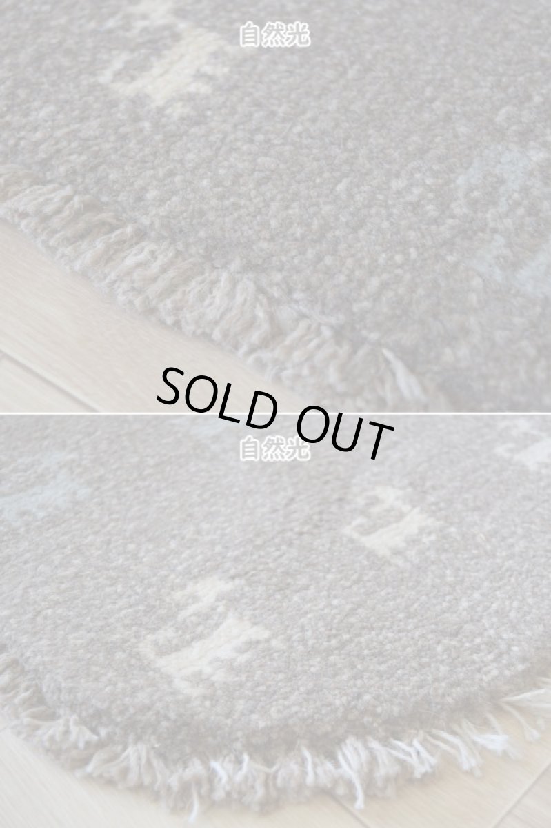 画像7: 新品 ペルシャ ギャッベ 足元マット 玄関マット ミニ サイズ 58 × 32 cm No.1323 小判型 楕円形 肉厚 天然 草木染 ウール ギャベ 手織り ハンドメイド ラグ 絨毯 カーペット グレー ベージュ 原毛系 青 水色 生成り 動物 鹿 柄 n-1323-5832h41-91 (7)