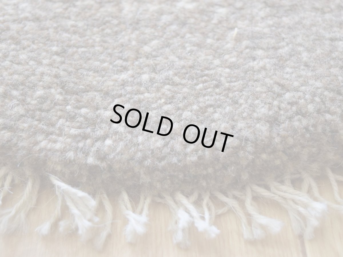 画像14: 新品 ペルシャ ギャッベ 足元マット 玄関マット ミニ サイズ 58 × 32 cm No.1323 小判型 楕円形 肉厚 天然 草木染 ウール ギャベ 手織り ハンドメイド ラグ 絨毯 カーペット グレー ベージュ 原毛系 青 水色 生成り 動物 鹿 柄 n-1323-5832h41-91 (14)