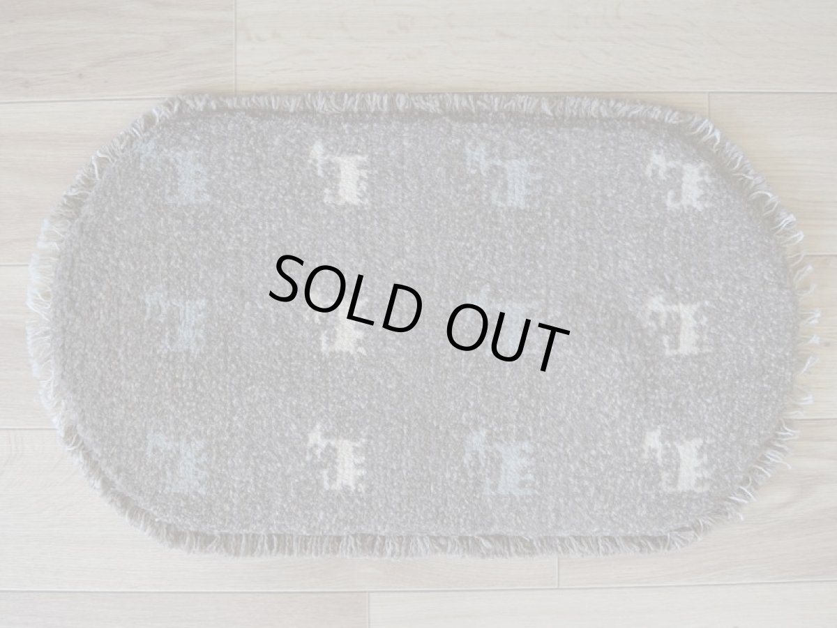 画像3: 新品 ペルシャ ギャッベ 足元マット 玄関マット ミニ サイズ 58 × 32 cm No.1323 小判型 楕円形 肉厚 天然 草木染 ウール ギャベ 手織り ハンドメイド ラグ 絨毯 カーペット グレー ベージュ 原毛系 青 水色 生成り 動物 鹿 柄 n-1323-5832h41-91 (3)