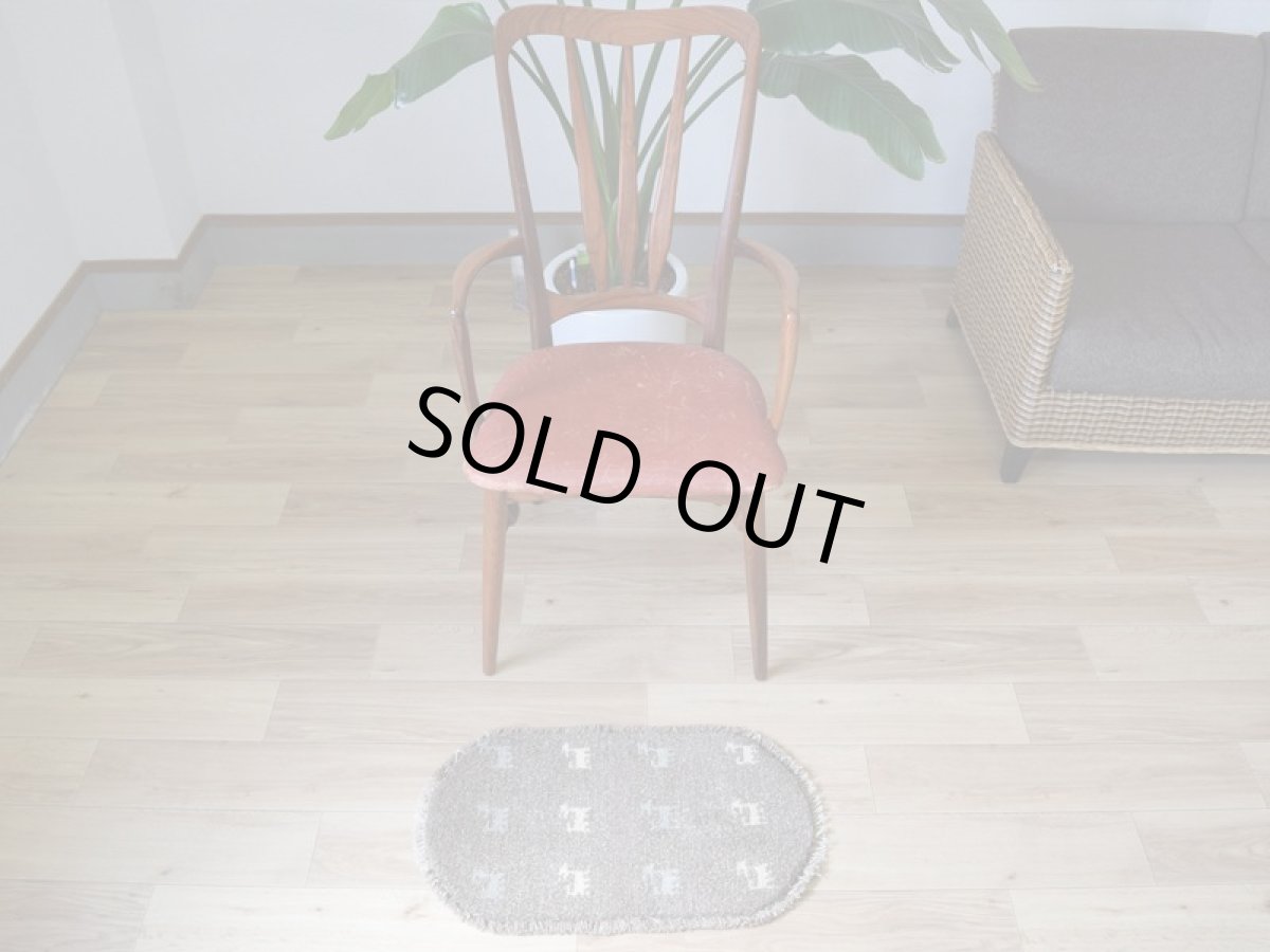 画像4: 新品 ペルシャ ギャッベ 足元マット 玄関マット ミニ サイズ 58 × 32 cm No.1323 小判型 楕円形 肉厚 天然 草木染 ウール ギャベ 手織り ハンドメイド ラグ 絨毯 カーペット グレー ベージュ 原毛系 青 水色 生成り 動物 鹿 柄 n-1323-5832h41-91 (4)