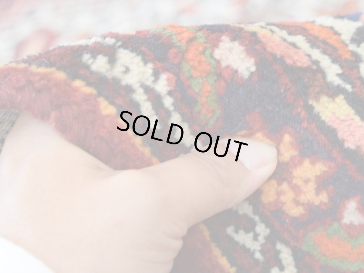 画像12: 良品 ペルシャ 絨毯 バクティヤリ 縦3.2m 横2.3m 7.3㎡ 〜6帖 リビング ダイニング 3人掛けソファ コーナーソファ 大判 サイズ 320 x 228 cm No.R106 肉厚 天然 草木染 ウール 手織り トライバル ラグ 敷物 マット カーペット メダリオン ゴルミナ ゴルミナイ 花柄 ヴィンテージ ビンテージ バクティアリ バフティヤリ b-r106-320228h024-264-055 (12)