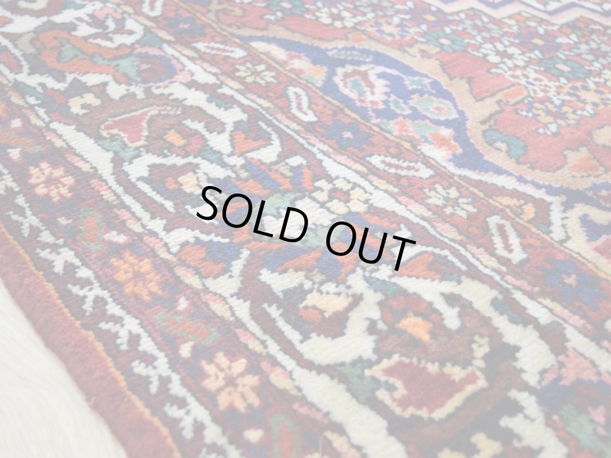 画像11: 良品 ペルシャ 絨毯 バクティヤリ 縦3.2m 横2.3m 7.3㎡ 〜6帖 リビング ダイニング 3人掛けソファ コーナーソファ 大判 サイズ 320 x 228 cm No.R106 肉厚 天然 草木染 ウール 手織り トライバル ラグ 敷物 マット カーペット メダリオン ゴルミナ ゴルミナイ 花柄 ヴィンテージ ビンテージ バクティアリ バフティヤリ b-r106-320228h024-264-055 (11)