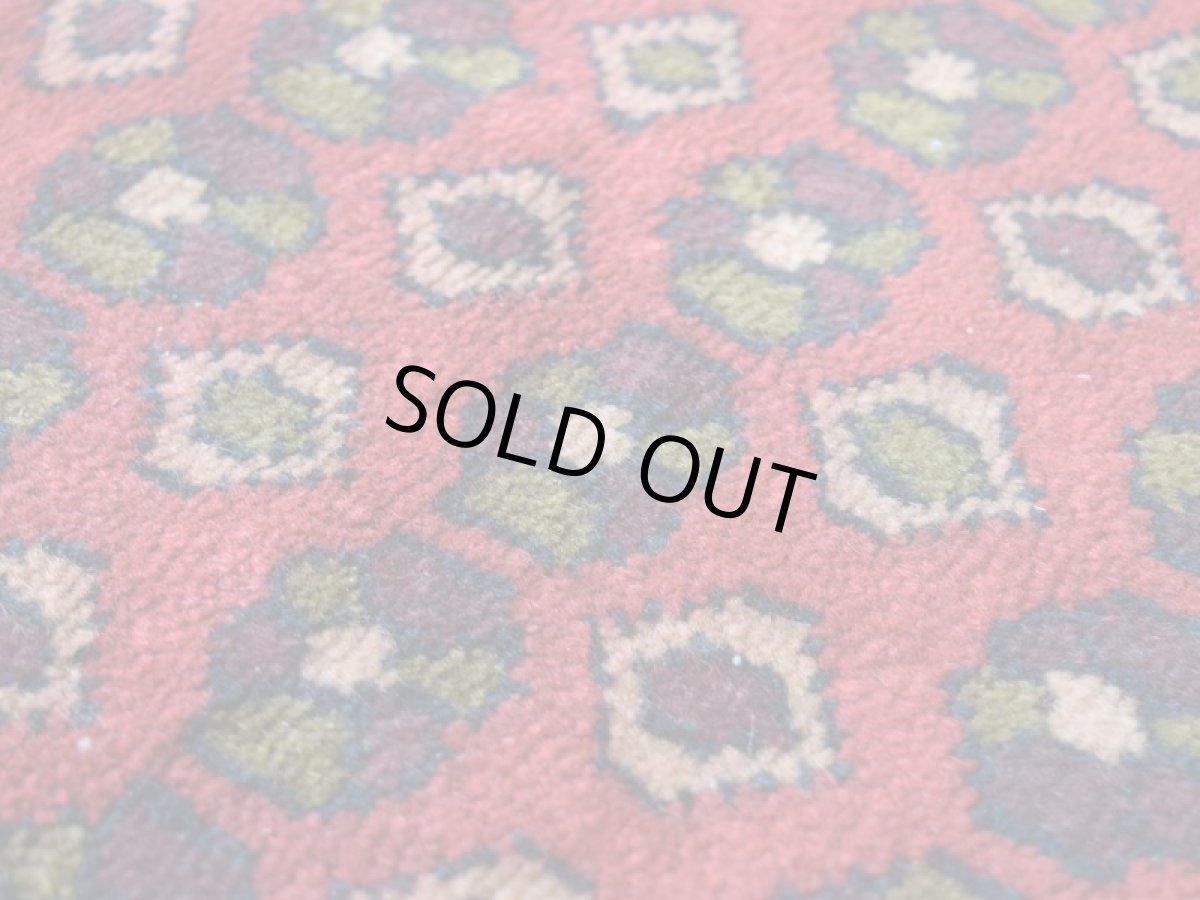 画像10: 良品 ペルシャ 部族絨毯 バルーチ 縦2m 横1.3m 2.6㎡ 2帖程度 リビング ダイニング 2-3人掛けソファ サイズ 195 x 130 cm No.R232 天然 ウール 手織り トライバル ラグ 敷物 マット カーペット 幾何学模様 ヴィンテージ ビンテージ 赤 レッド 花柄 総柄 b-r232-195130h001-031 (10)