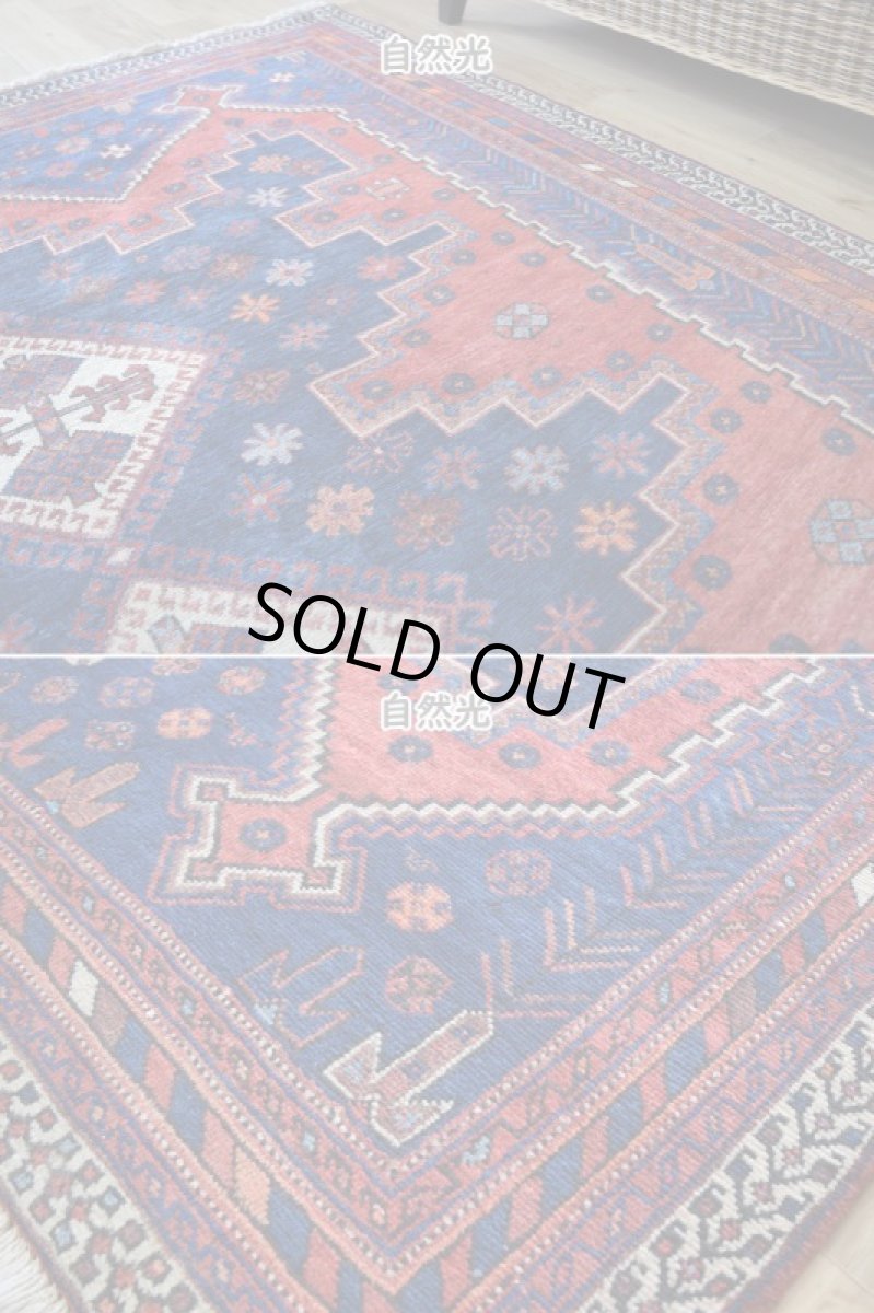 画像8: 良品 ペルシャ 絨毯 シールジャーン 縦2.1m 横1.5m 3.2㎡ 〜2帖 リビング ダイニング 2〜3人掛けソファ サイズ 210 x 150 cm No.P476 天然 ウール 手織り ハンドメイド トライバル ラグ 部族絨毯 マット カーペット 動物 民族柄 ヘイバトルー模様 ネイビー 赤  b-p476-210150h553p (8)