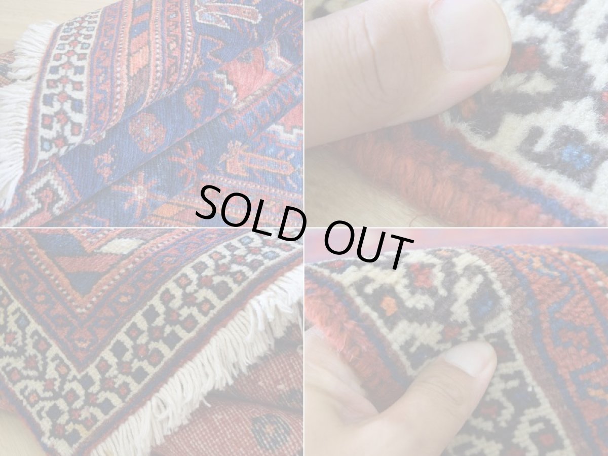 画像18: 良品 ペルシャ 絨毯 シールジャーン 縦2.1m 横1.5m 3.2㎡ 〜2帖 リビング ダイニング 2〜3人掛けソファ サイズ 210 x 150 cm No.P476 天然 ウール 手織り ハンドメイド トライバル ラグ 部族絨毯 マット カーペット 動物 民族柄 ヘイバトルー模様 ネイビー 赤  b-p476-210150h553p (18)