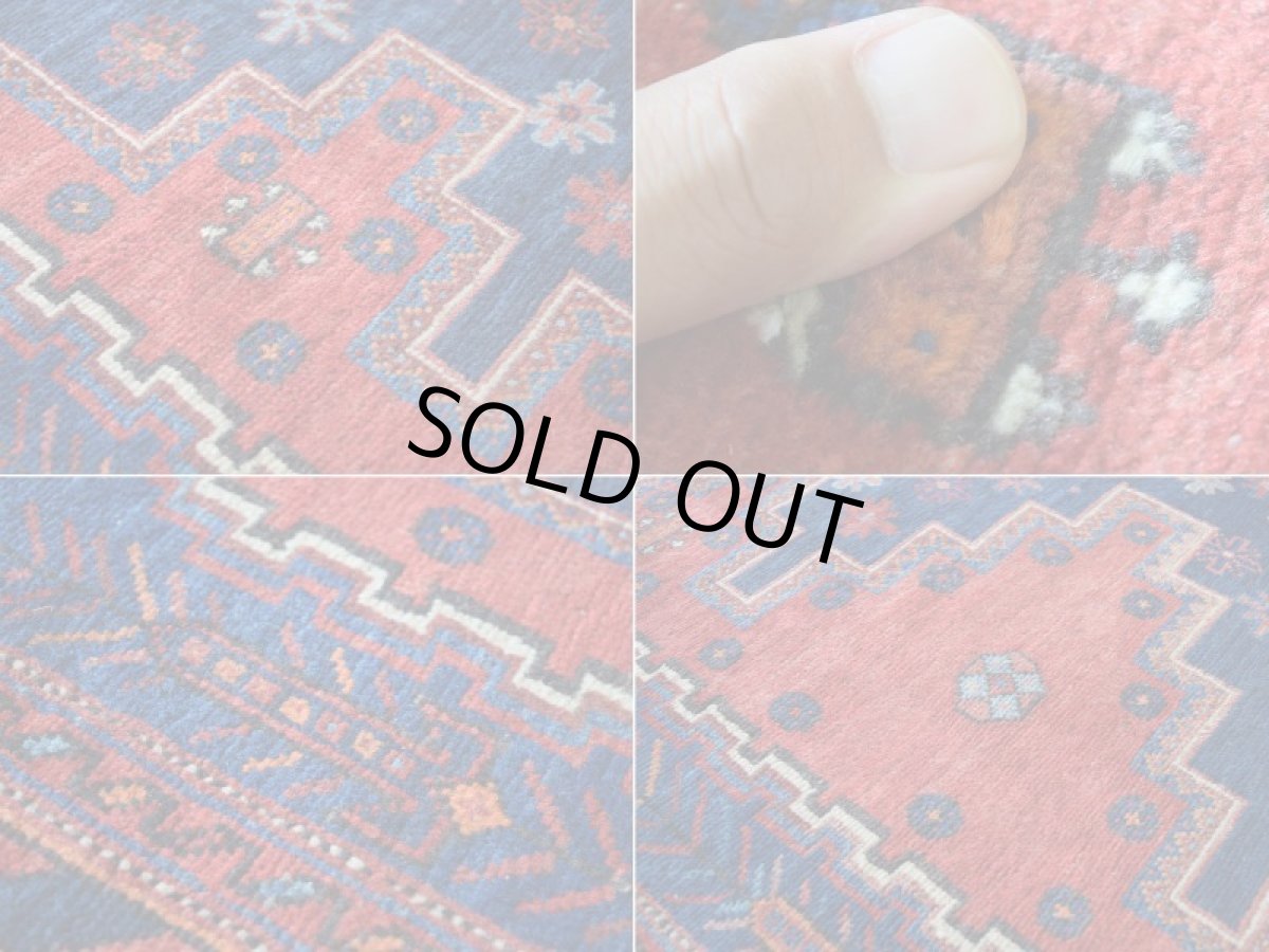 画像17: 良品 ペルシャ 絨毯 シールジャーン 縦2.1m 横1.5m 3.2㎡ 〜2帖 リビング ダイニング 2〜3人掛けソファ サイズ 210 x 150 cm No.P476 天然 ウール 手織り ハンドメイド トライバル ラグ 部族絨毯 マット カーペット 動物 民族柄 ヘイバトルー模様 ネイビー 赤  b-p476-210150h553p (17)