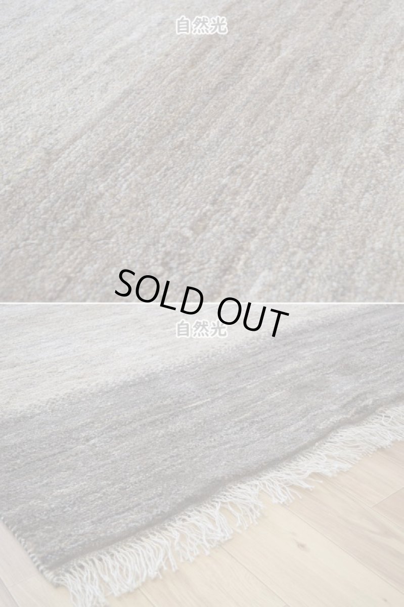 画像9: 新品 ペルシャ ギャッベ 縦2m 横1.5m 3㎡ 〜2帖 リビング ダイニング 2-3人掛けソファ サイズ 200 × 150 cm No.P396 肉厚 天然 ウール ギャベ 手織り ハンドメイド ラグ 絨毯 カーペット リビングダイニングルームやベッドサイドに 生成り ベージュ 茶 グレー 原毛系 グラデーション n-p396-200150s092p (9)