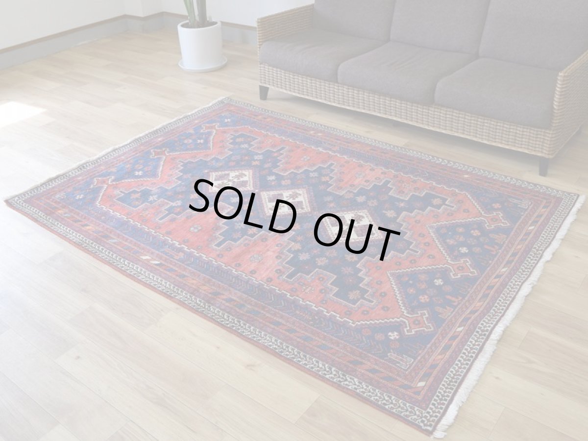 画像3: 良品 ペルシャ 絨毯 シールジャーン 縦2.1m 横1.5m 3.2㎡ 〜2帖 リビング ダイニング 2〜3人掛けソファ サイズ 210 x 150 cm No.P476 天然 ウール 手織り ハンドメイド トライバル ラグ 部族絨毯 マット カーペット 動物 民族柄 ヘイバトルー模様 ネイビー 赤  b-p476-210150h553p (3)