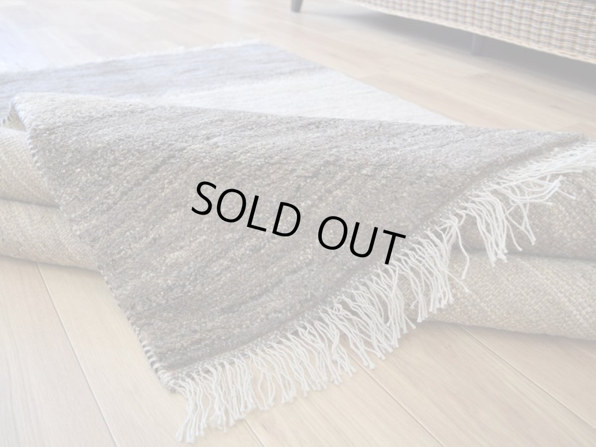 画像14: 新品 ペルシャ ギャッベ 縦2m 横1.5m 3㎡ 〜2帖 リビング ダイニング 2-3人掛けソファ サイズ 200 × 150 cm No.P396 肉厚 天然 ウール ギャベ 手織り ハンドメイド ラグ 絨毯 カーペット リビングダイニングルームやベッドサイドに 生成り ベージュ 茶 グレー 原毛系 グラデーション n-p396-200150s092p (14)