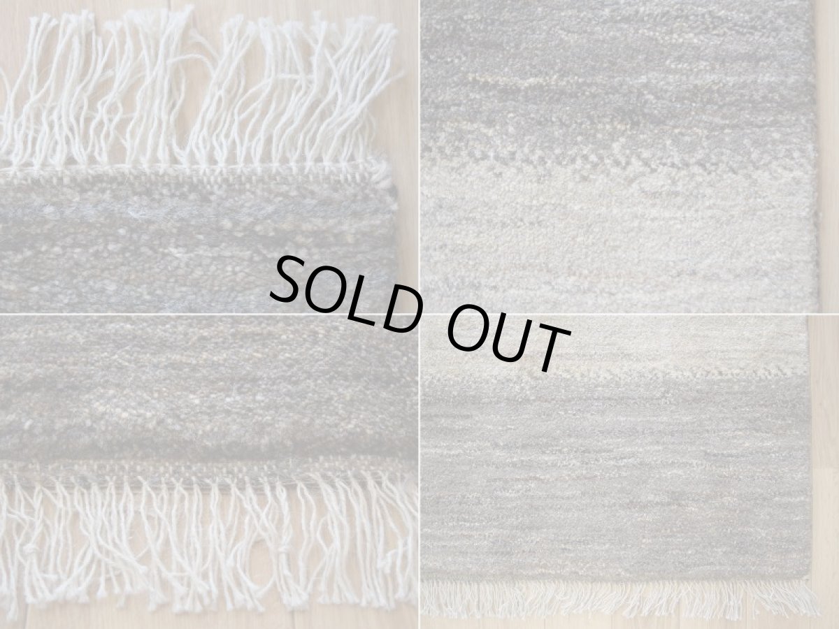 画像19: 新品 ペルシャ ギャッベ 縦2m 横1.5m 3㎡ 〜2帖 リビング ダイニング 2-3人掛けソファ サイズ 200 × 150 cm No.P396 肉厚 天然 ウール ギャベ 手織り ハンドメイド ラグ 絨毯 カーペット リビングダイニングルームやベッドサイドに 生成り ベージュ 茶 グレー 原毛系 グラデーション n-p396-200150s092p (19)