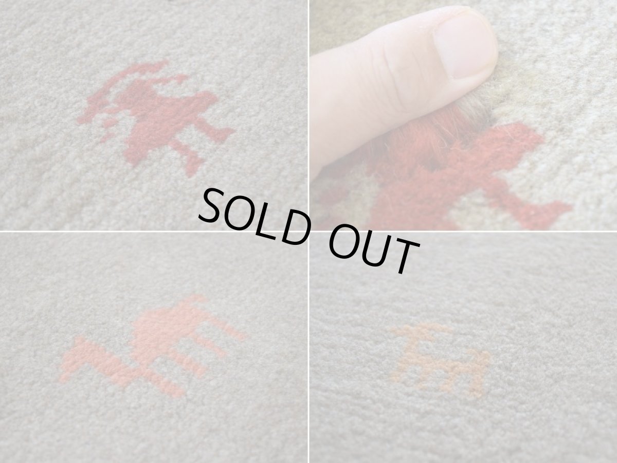 画像17: 新品 ペルシャ ギャッベ 縦2m 横1.5m 3㎡ 〜2帖程度 リビング ダイニング 2-3人掛けソファ サイズ 199 × 145 cm No.R415 肉厚 天然 ウール ギャベ 手織り ハンドメイド ラグ 絨毯 カーペット リビングダイニングルームやベッドサイドに ライトグレー ベージュ n-r415-199146h051-002 (17)