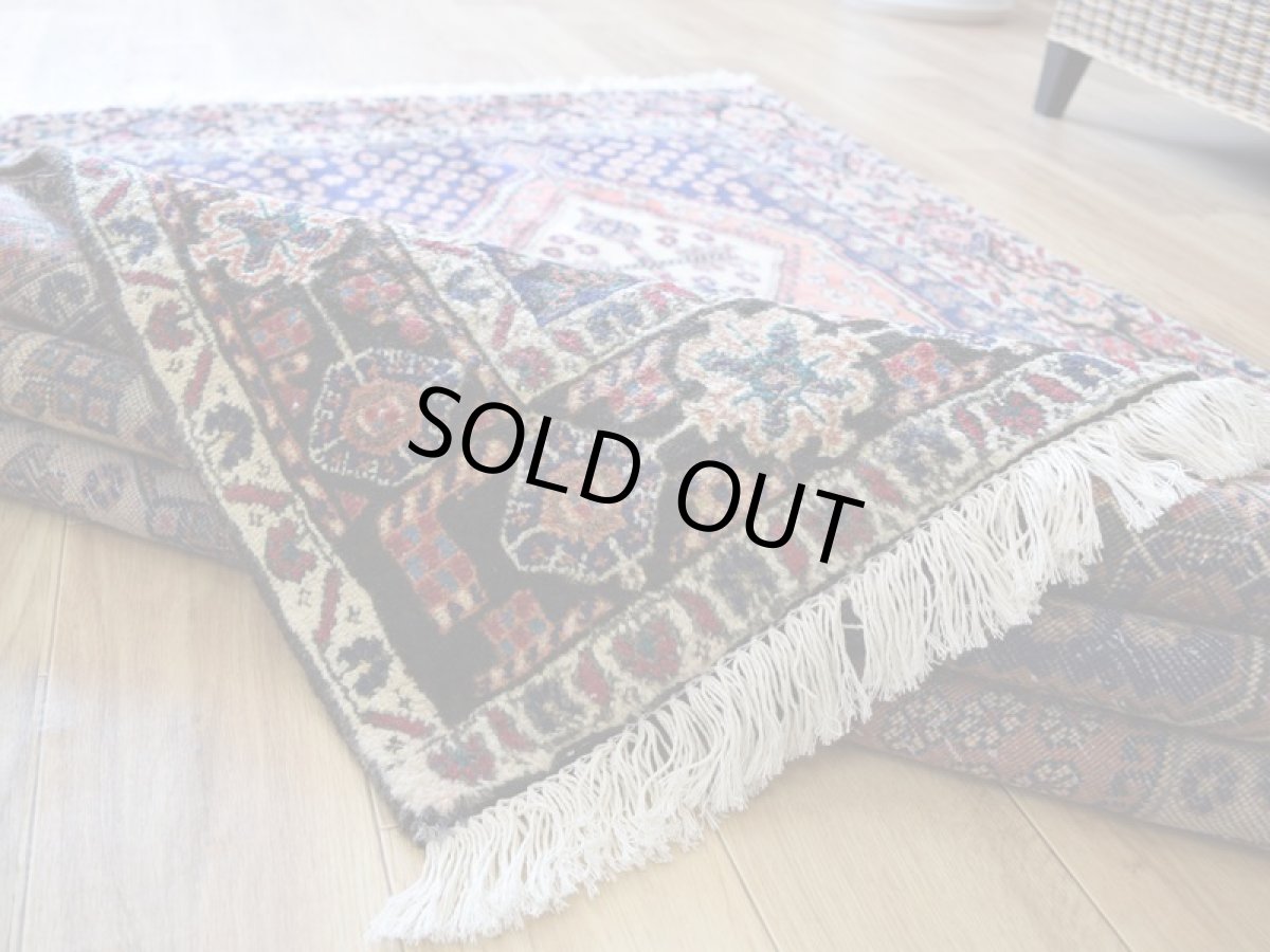 画像13: 良品 ペルシャ 部族絨毯  シャハレババク 縦2m 横1.5m 3㎡ 〜2帖 リビング ダイニング 2〜3人掛けソファ サイズ 195 x 165 cm No.P479 天然 ウール 手織り ハンドメイド トライバル ラグ 部族絨毯 マット カーペット 幾何学模様 民族柄 ネイビー オレンジ ギャッベ(ギャベ)をお探しの方にもお勧めです b-p479-195165h843p (13)