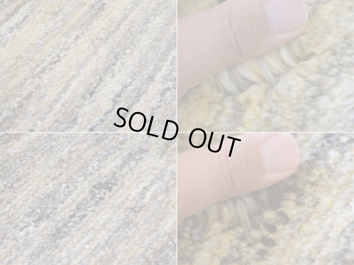 画像17: 新品 ペルシャ ギャッベ 縦2m 横1.5m 3㎡ 〜2帖 リビング ダイニング 2-3人掛けソファ サイズ 200 × 151 cm No.A581 肉厚 天然 ウール ギャベ 手織り ハンドメイド ラグ 絨毯 カーペット リビングダイニングルームやベッドサイドに 生成り クリーム 原毛系 プレーン n-a581-200151s133-034 (17)