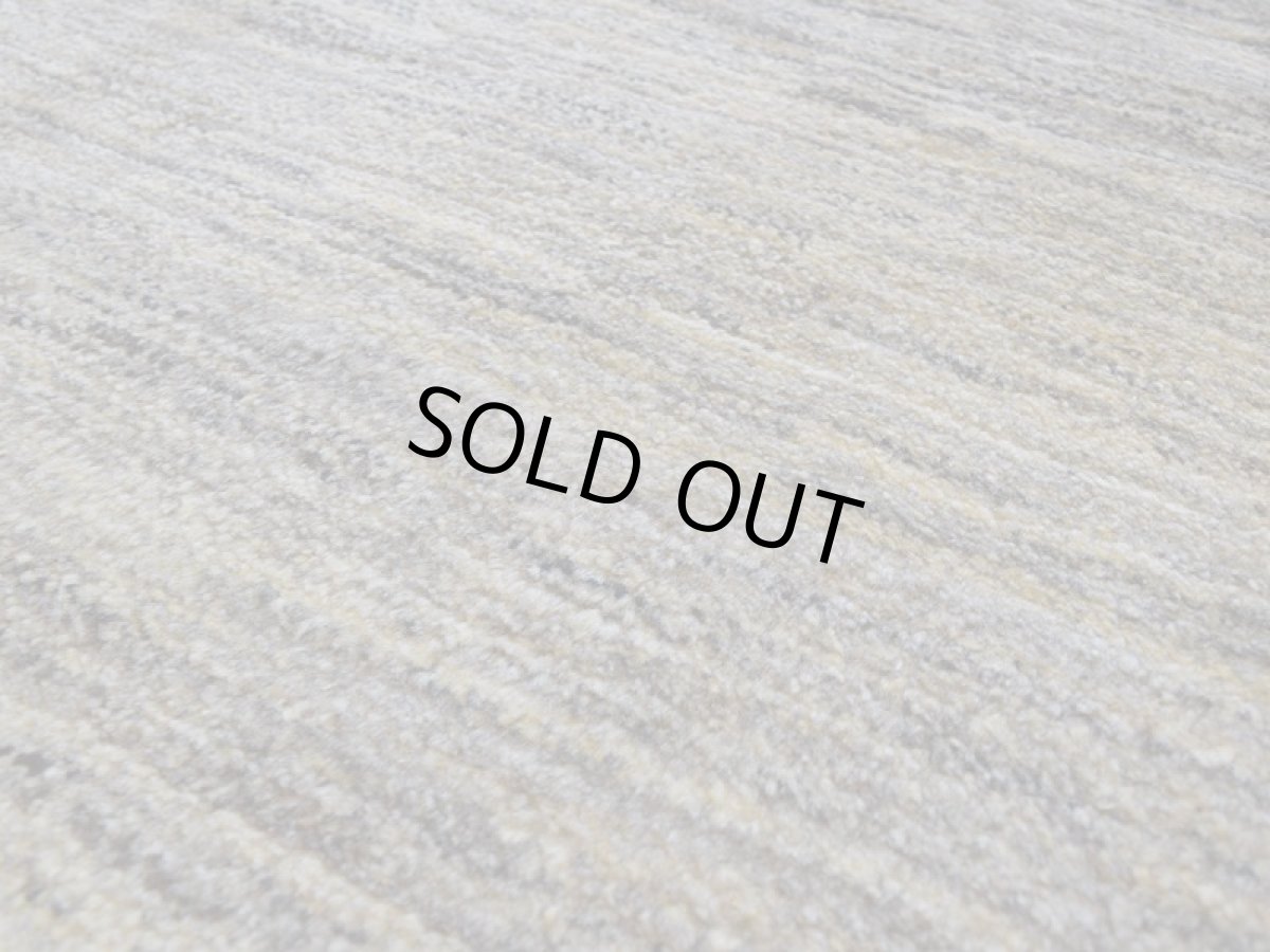 画像10: 新品 ペルシャ ギャッベ 縦2m 横1.5m 3㎡ 〜2帖 リビング ダイニング 2-3人掛けソファ サイズ 200 × 151 cm No.A581 肉厚 天然 ウール ギャベ 手織り ハンドメイド ラグ 絨毯 カーペット リビングダイニングルームやベッドサイドに 生成り クリーム 原毛系 プレーン n-a581-200151s133-034 (10)