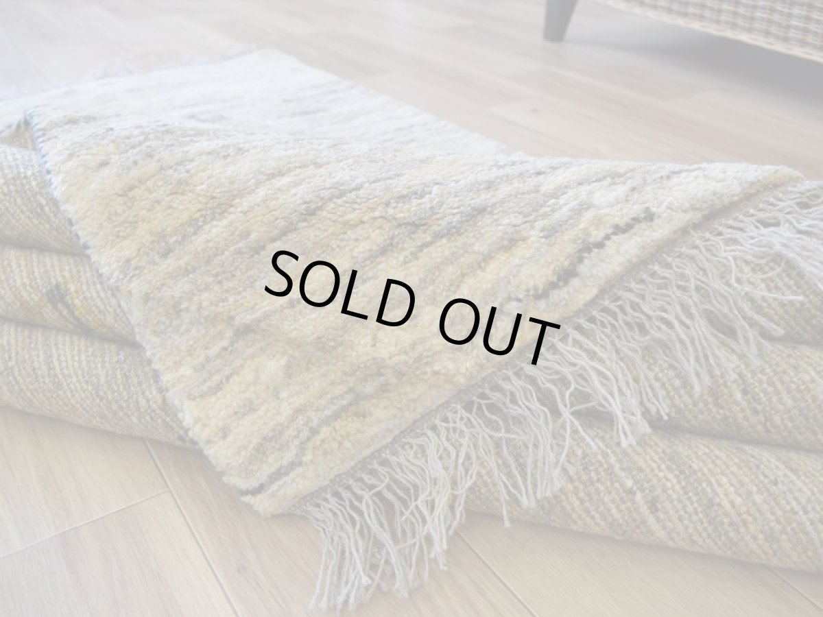 画像13: 新品 ペルシャ ギャッベ 縦2m 横1.5m 3㎡ 〜2帖 リビング ダイニング 2-3人掛けソファ サイズ 195 × 155 cm No.A580 肉厚 天然 ウール ギャベ 手織り ハンドメイド ラグ 絨毯 カーペット リビングダイニングルームやベッドサイドに 生成り クリーム 原毛系 動物 生命の樹 n-a580-195155s133-034 (13)